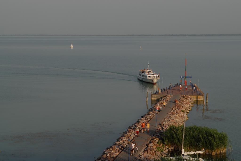 Hotel Panorama Balatongyörök Exterior foto