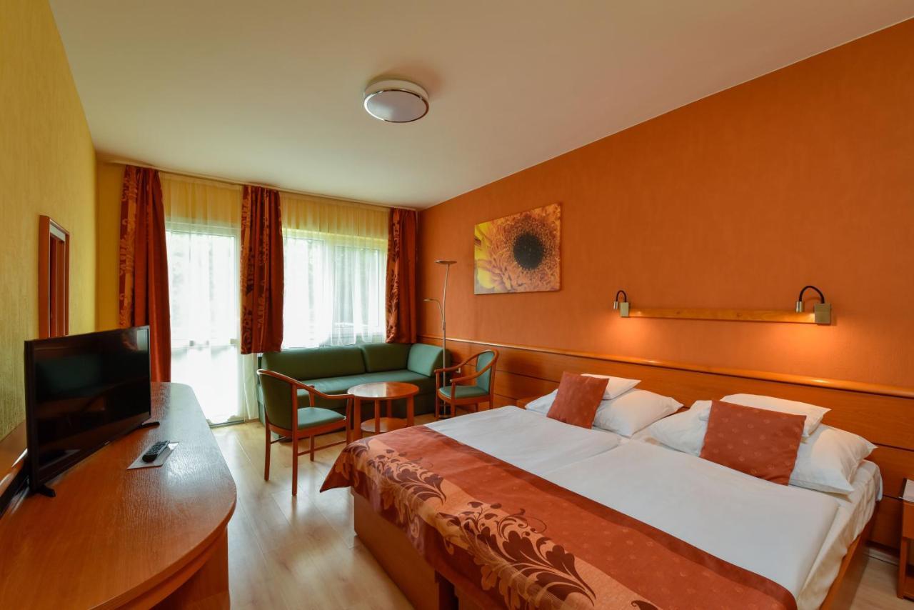 Hotel Panorama Balatongyörök Exterior foto