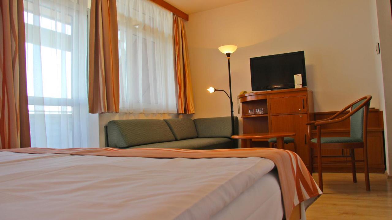 Hotel Panorama Balatongyörök Exterior foto
